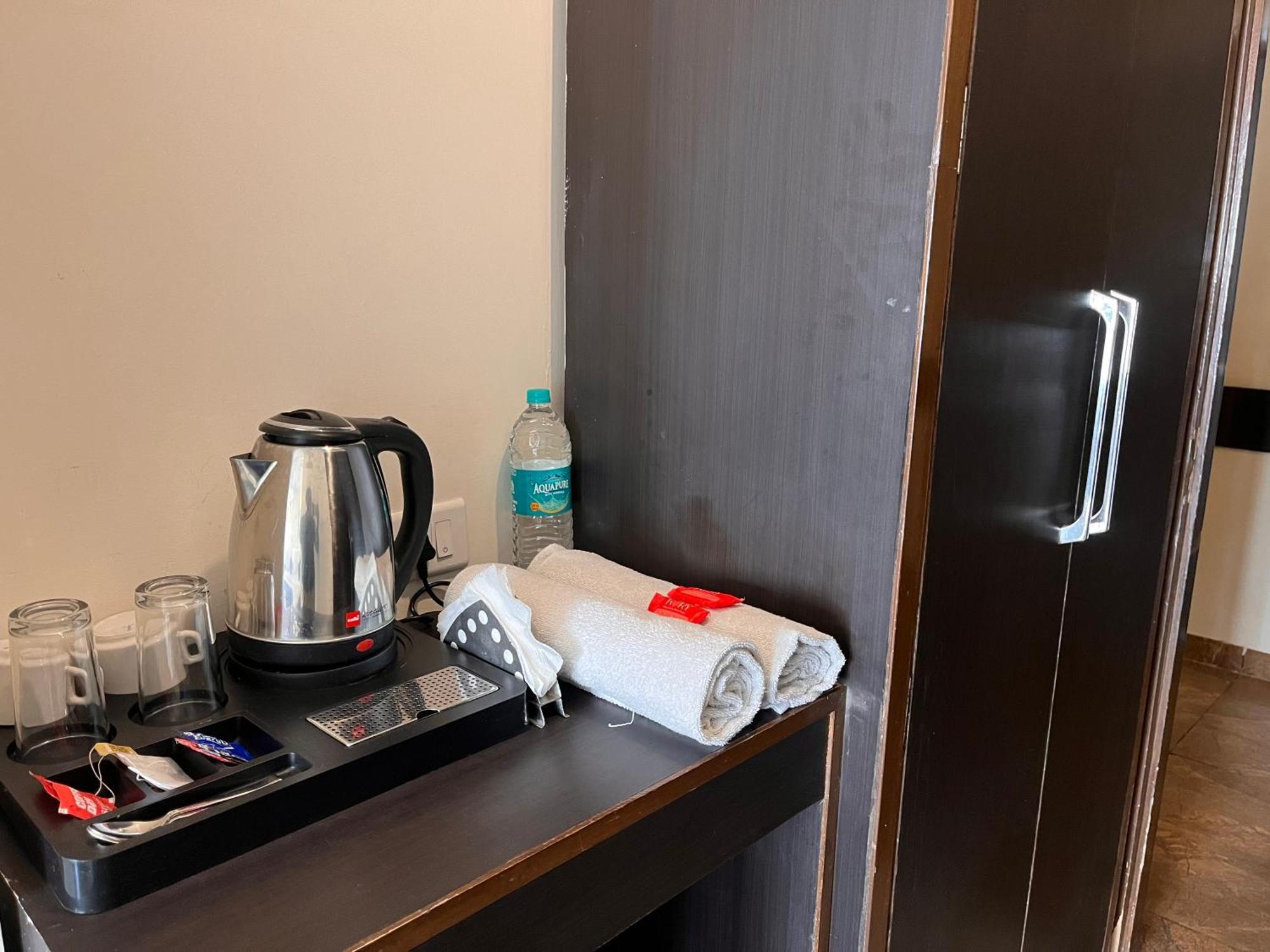 Jb Residency Zirakpur !! Top Rated & Most Awarded Property In Zirakpur Hotel Buitenkant foto