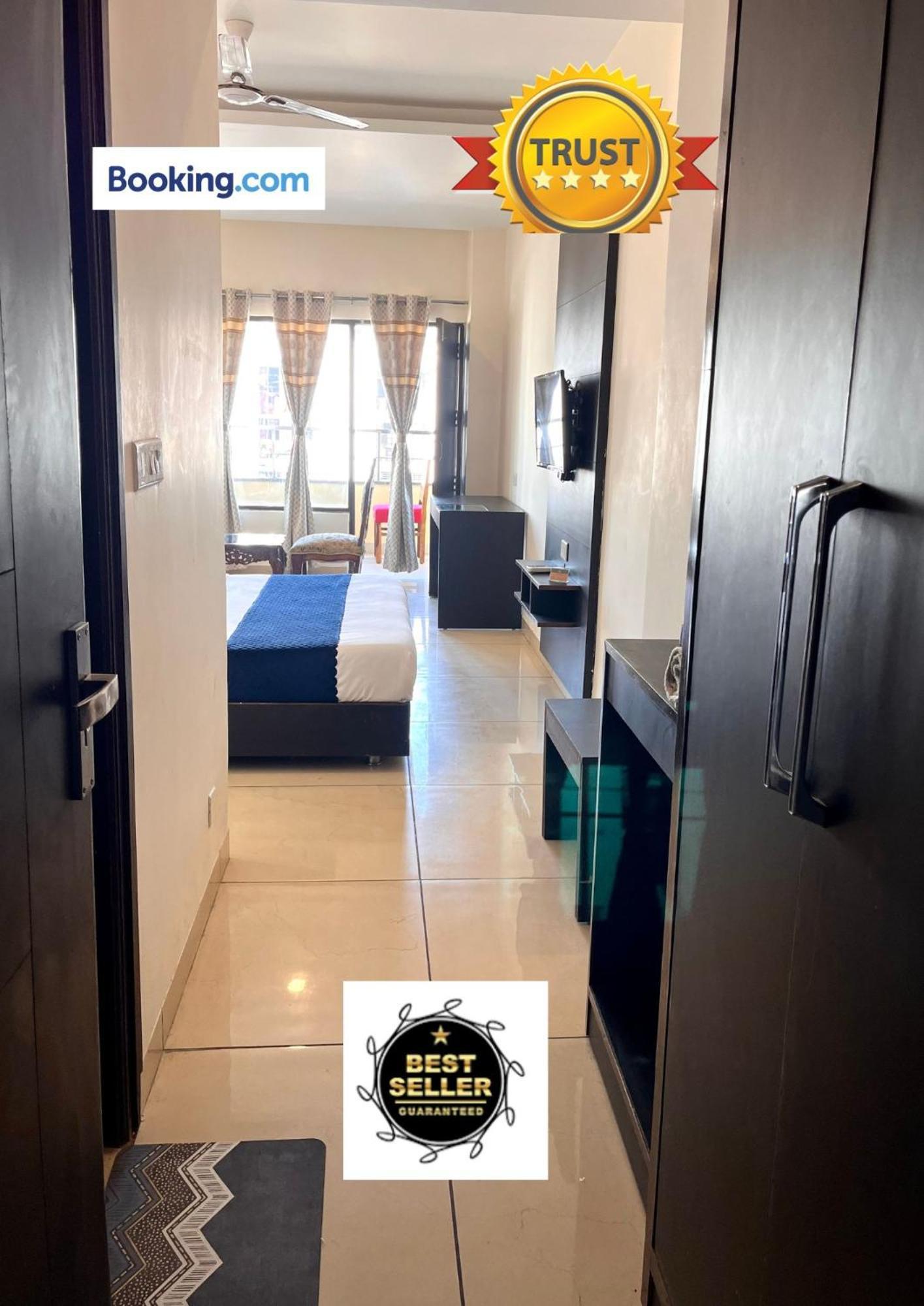Jb Residency Zirakpur !! Top Rated & Most Awarded Property In Zirakpur Hotel Buitenkant foto